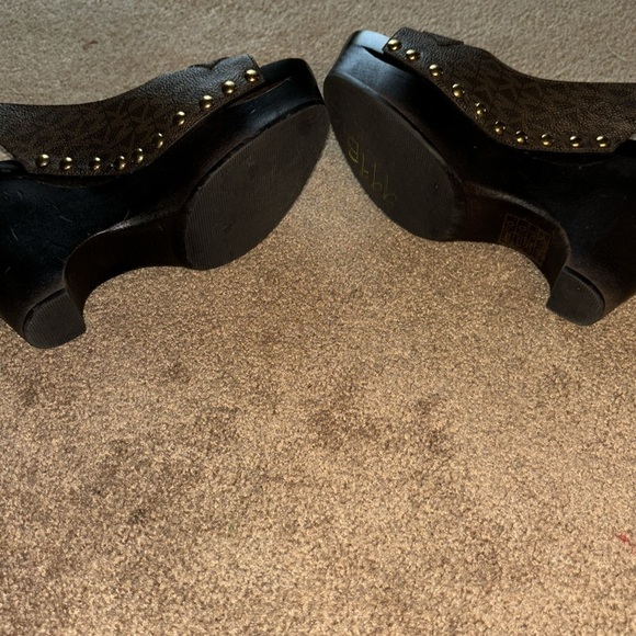 Michael Kors Signature Wedge Open Toe Slingback Heels Size 9.5 - Picture 12 of 14